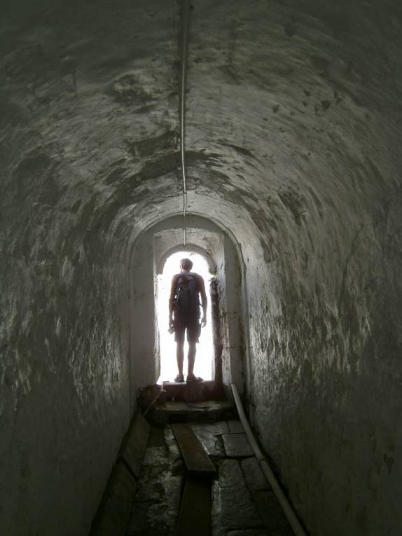 Entrando em Fort George, em St. George's, capital de Granada